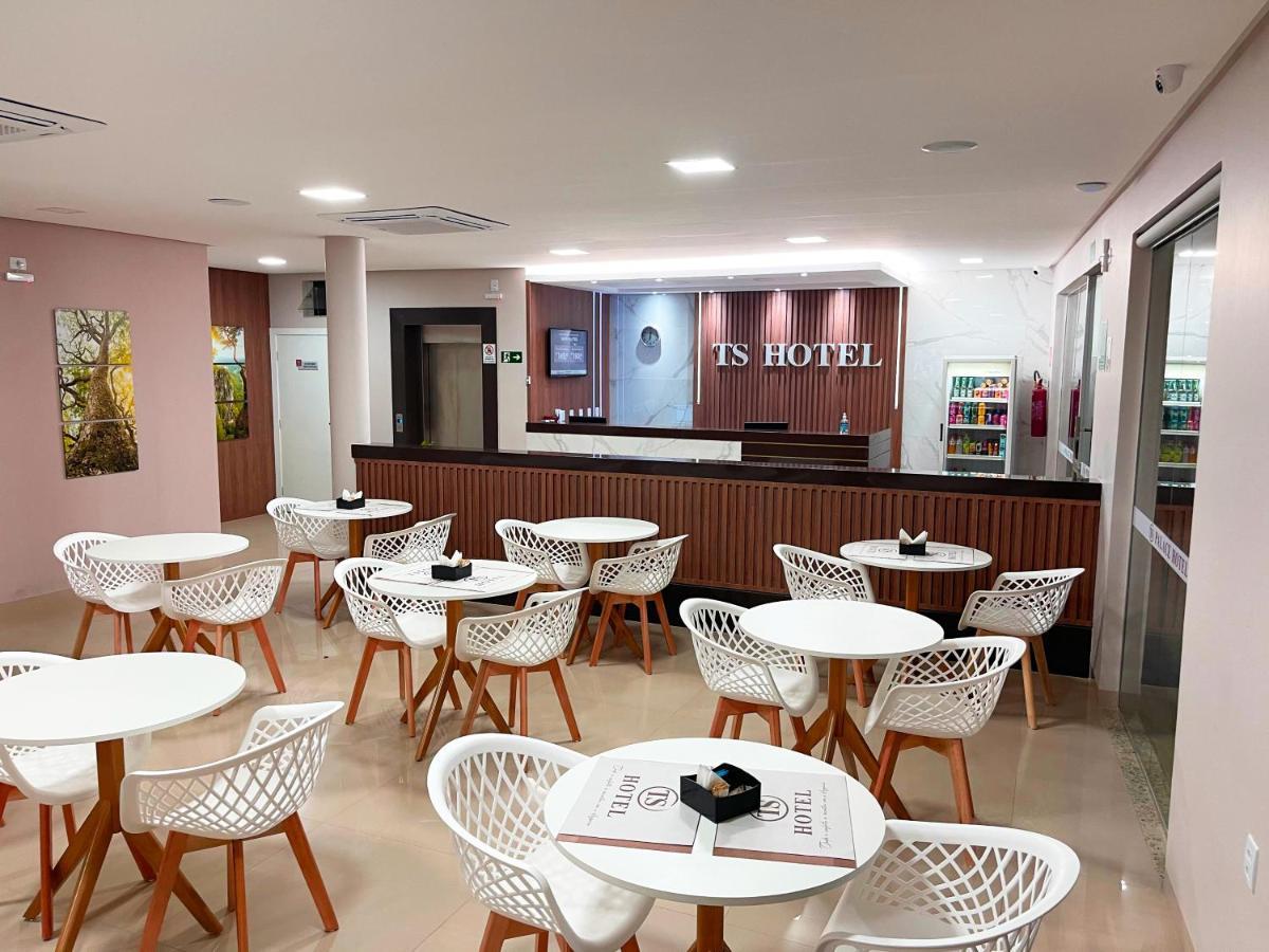 Ts Hotel Porteirinha Exteriér fotografie