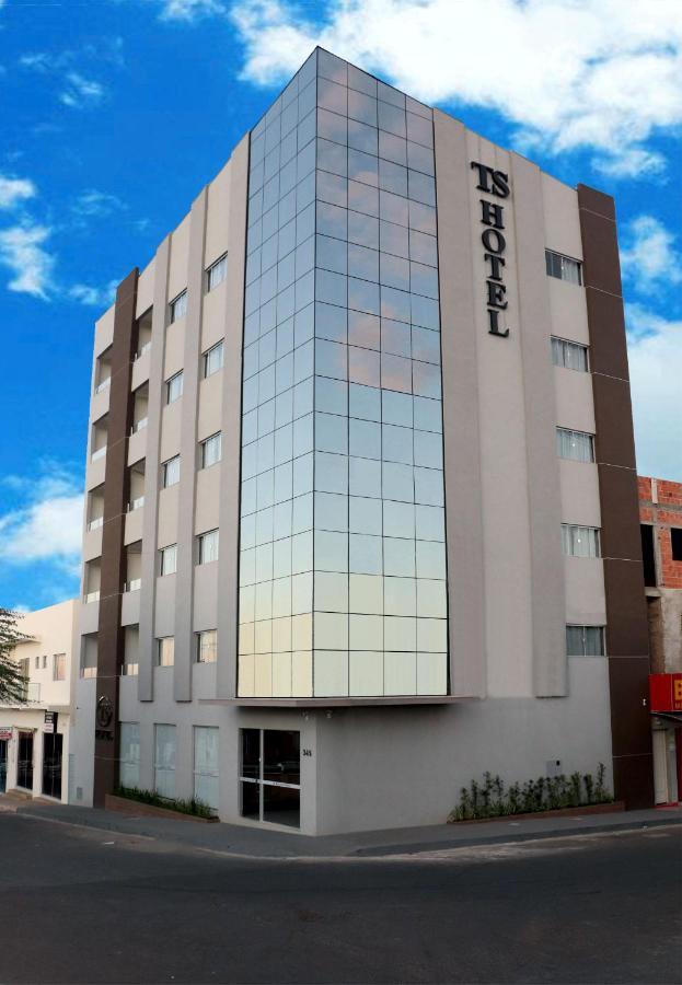 Ts Hotel Porteirinha Exteriér fotografie