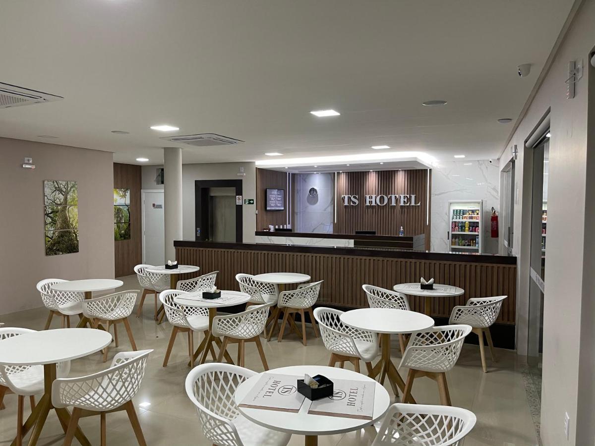 Ts Hotel Porteirinha Exteriér fotografie